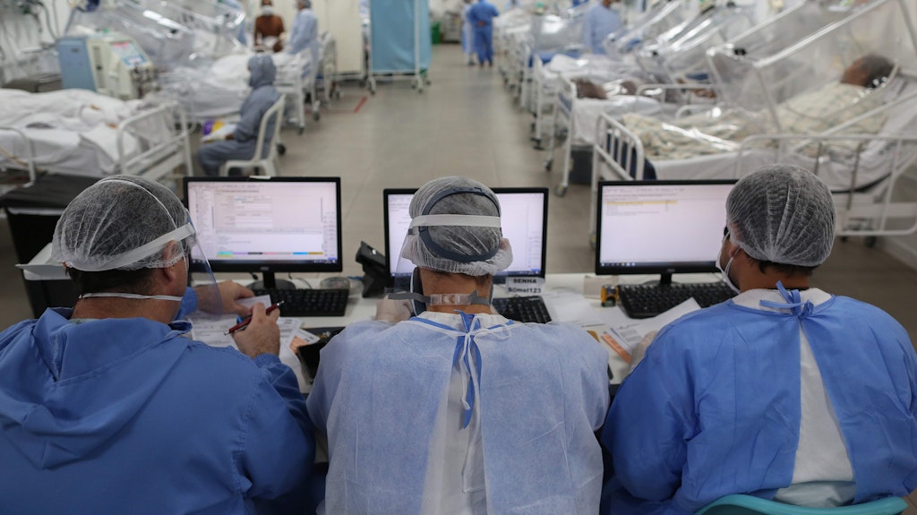 Die Isolierstation einer Klinik in Manaus - die Zahl der Patienten steigt stetig.