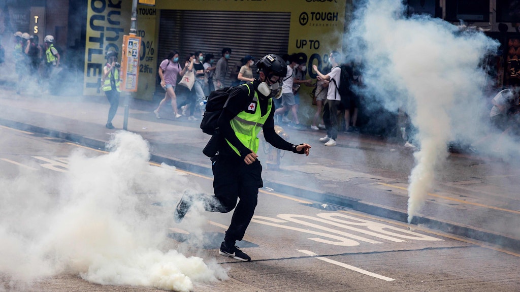 Mit Tränengas wurden die Demonstranten zurückgedrängt.