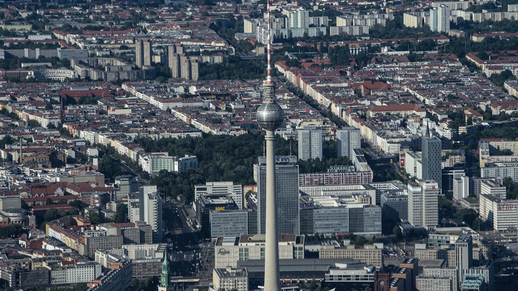 Der Mietendeckel gilt für 1,5 Millionen Wohnungen in Berlin. CDU und FDP wollen ihn vor dem Verfassungsgericht kippen.