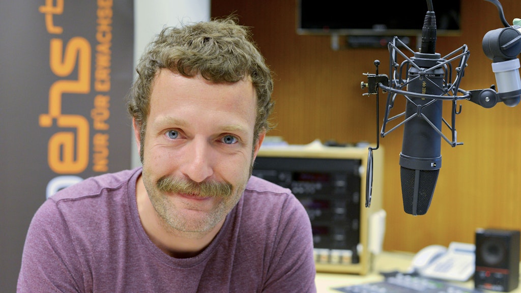 Radio-Eins-Comedian Martin „Gotti“ Gottschild (43) steckt hinter dem Sandmann für Erwachsene, leiht ihm seine Stimme. 