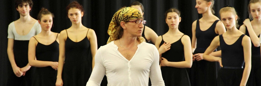 Wer tanzen lernen will, geht auf die Ballettschule.
