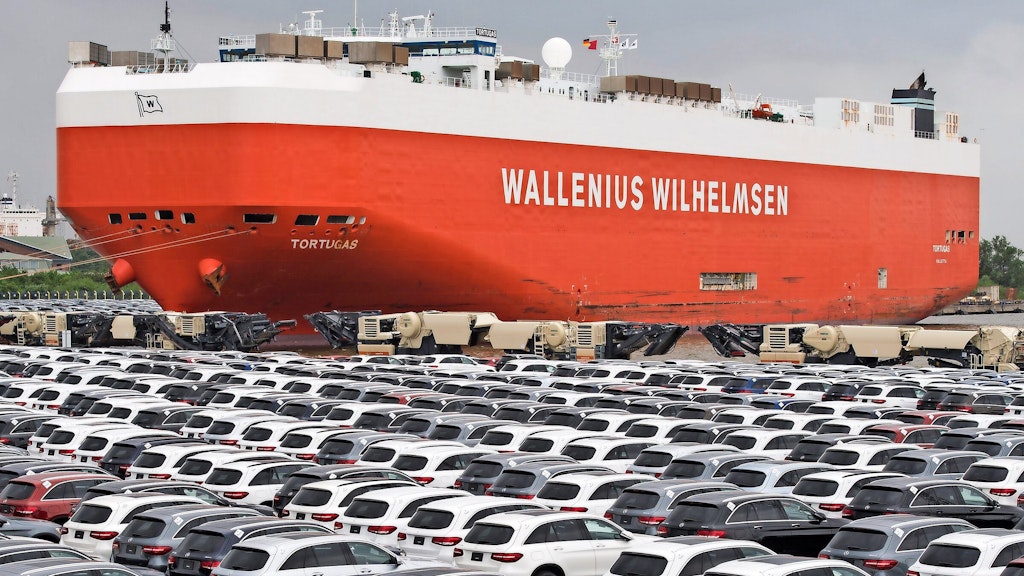 Neuwagen vor der Verladung in Bremerhaven - die Exporte sind durch die Corona-Krise massiv eingebrochen. 