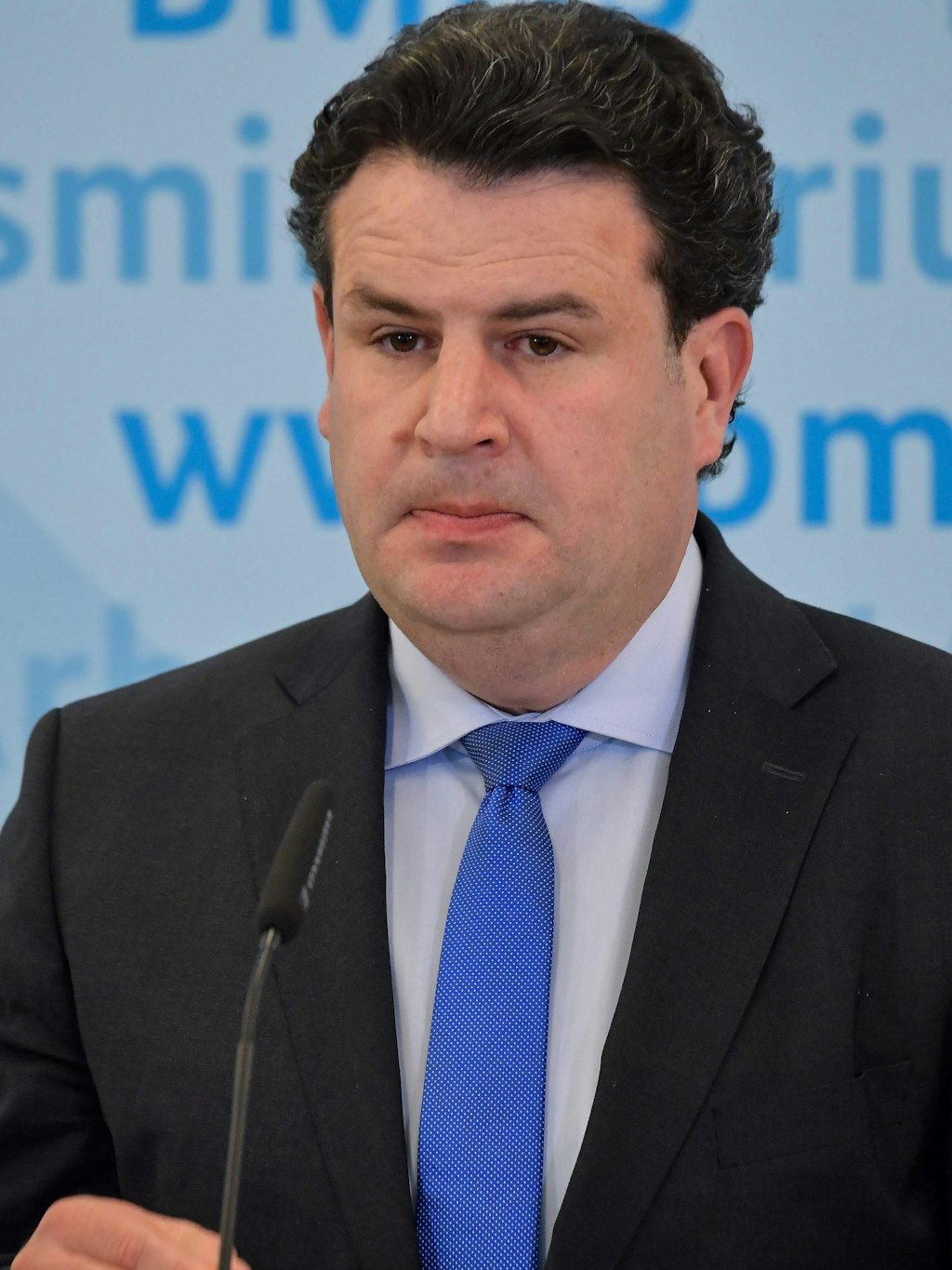 Arbeitsminister Hubertus Heil (SPD) drängt nach den Infektionsfällen bei Westfleisch auf schärfere Kontrollen.