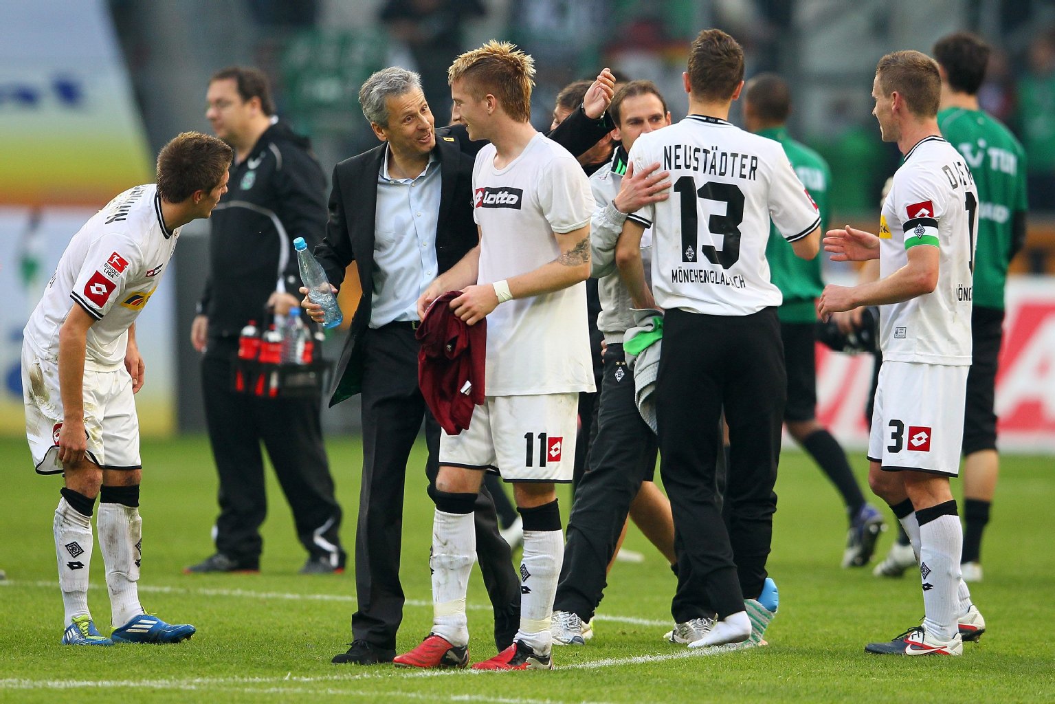 Am Ende konnte Reus mit Trainer Favre über seine zwei Tore und den Sieg jubeln.