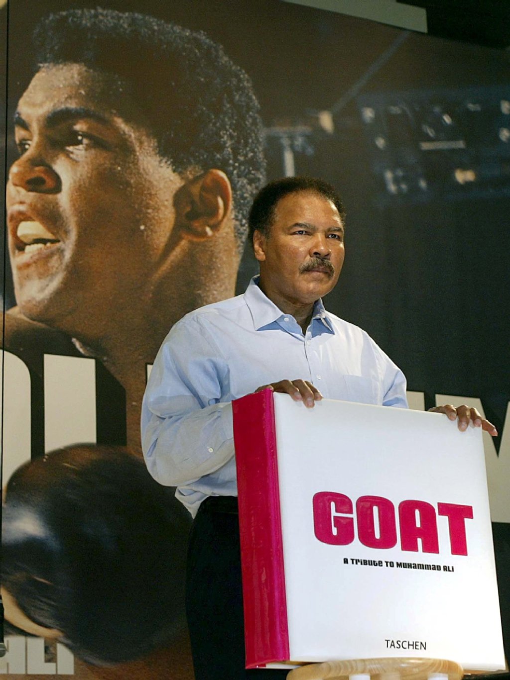 2003: Vorstellung seines Buches "Greatest of all Times" auf der Frankfurter Buchmesse.