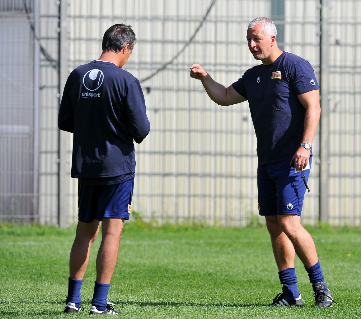 Uwe Neuhaus und sein Co-Trainer André Hofschneider haben viel vor.