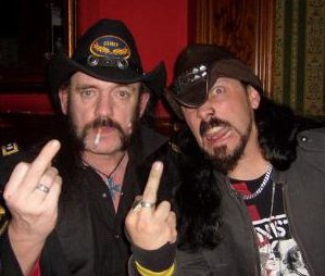 Auch Lemmy (links) von der Band Motörhead geht, wenn er gerade mal wieder in Deutschland ist, gerne ins White Trash.
