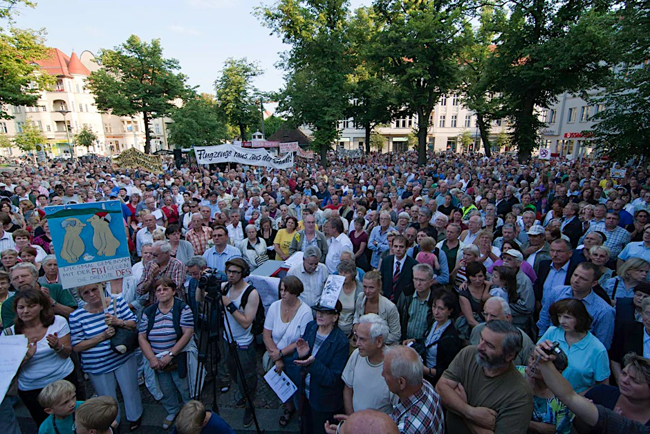 Über 1500 Köpenicker gingen in Friedrichshagen auf die Straße.