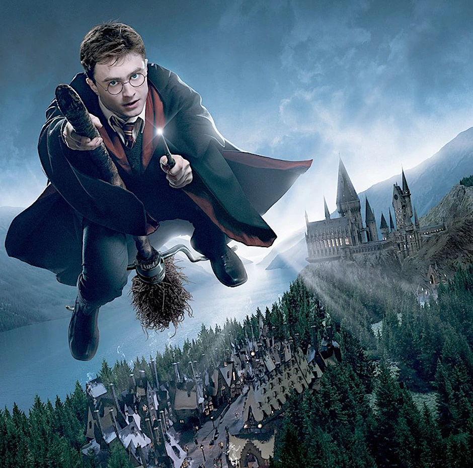 Auf geht’s! Harry Potter bricht im achten Teil der Film-Reihe zu seinem letzten Kampf auf. Der Streifen läuft am Donnerstag offiziell in den Kinos an.