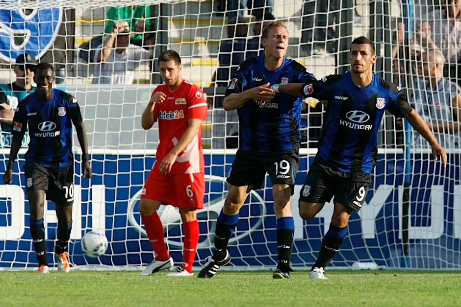 Übermäßigen Jubel verkneift sich Karim Benyamina (r.) nach seinem Tor. Einmal Unioner, immer Unioner ...