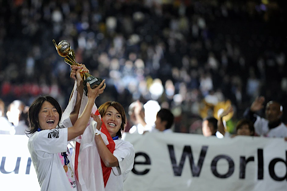 Yuki Nagasato (l.) wurde mit Turbine schon deutsche Meisterin, holte jetzt auch den WM-Titel.