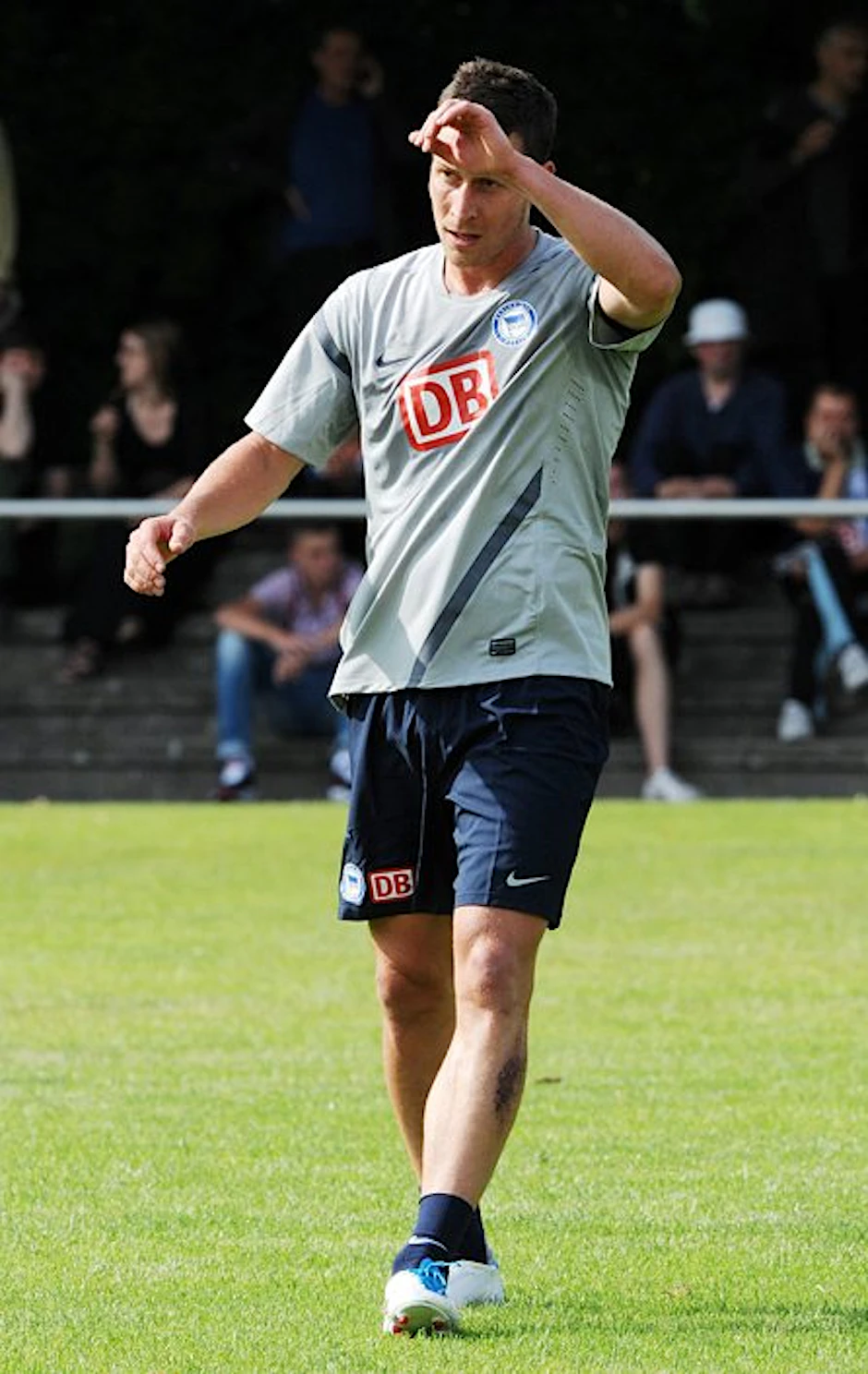 Rob Friend fasst sich an die Stirn. Die nächsten Tage im Trainingslager in Oberstaufen werden hart.