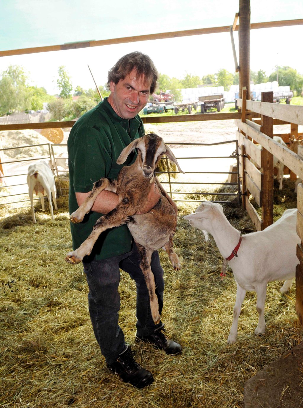 Erleichterung bei Ziegenhalter Arndt Conring (40)
