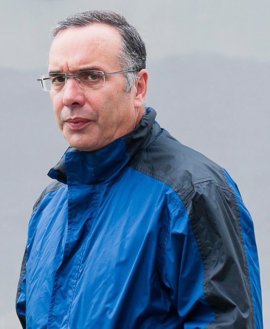 Steht im Regen: Harald Wolf müsste nach jetzigem Stand mit den Linken in die Opposition.