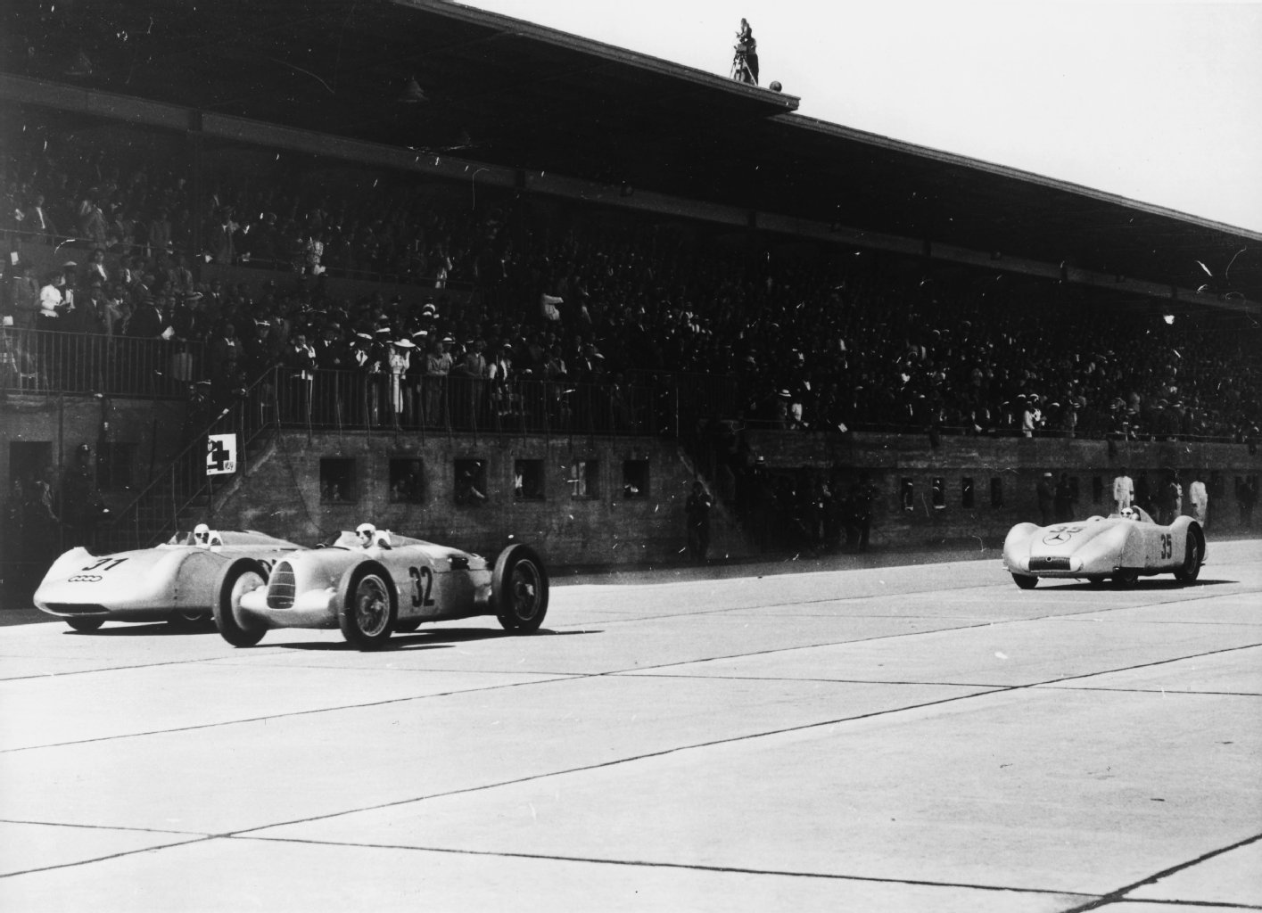 Legendär: die Autorennen auf der Avus wie hier im Jahr 1937