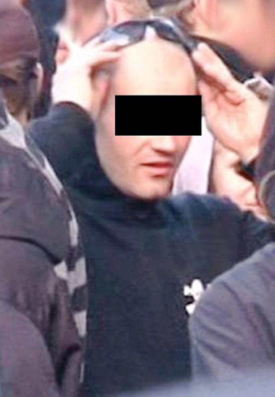 Auch sie warfen Steine und Flaschen auf Polizisten ...