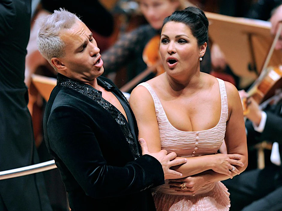 Bilderbuch-Macho und russische Leidenschaft. Wenn Anna Netrebko und Erwin Schrott gemeinsam auf der Bühne stehen, flimmert die Luft.