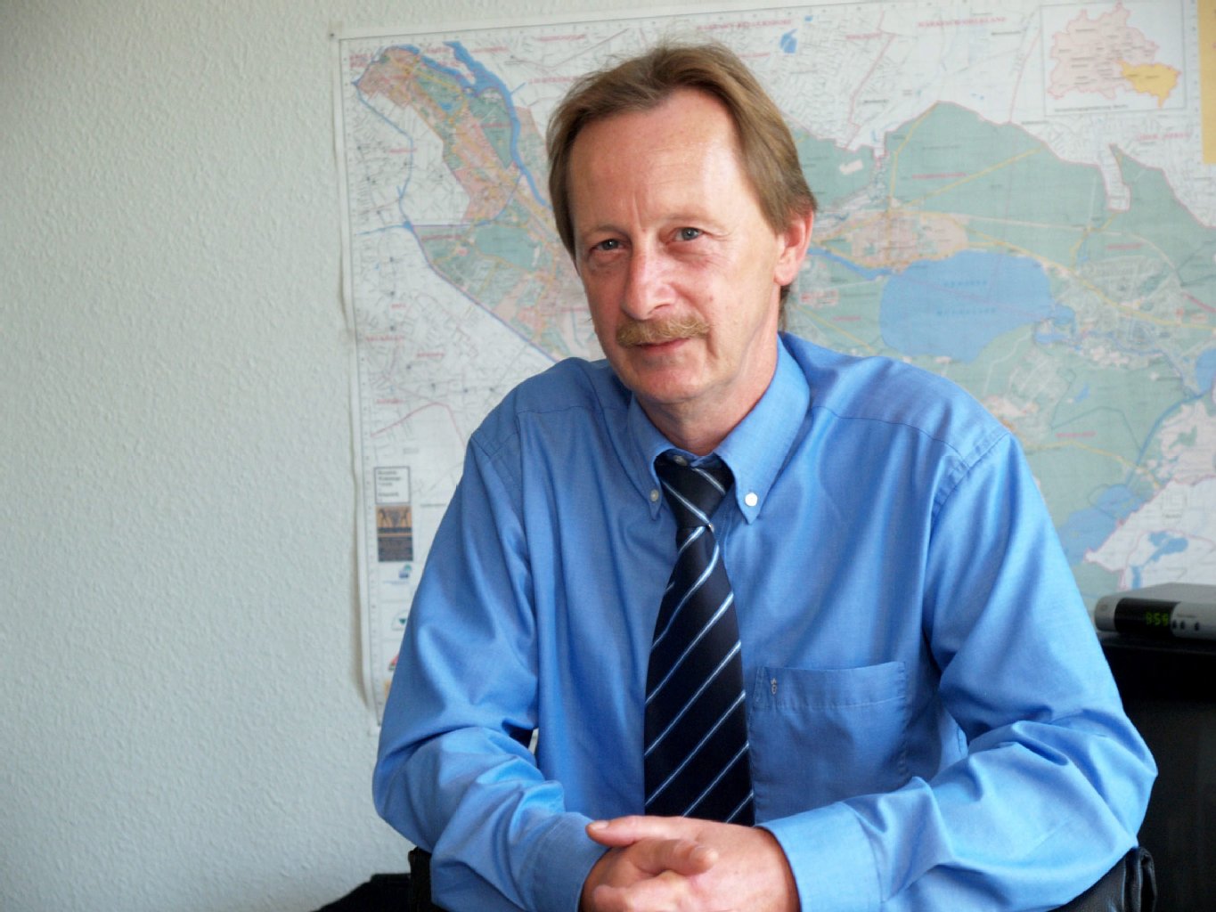 Umweltstadtrat Michael Schneider (Linke) wird vom Investor angezählt.