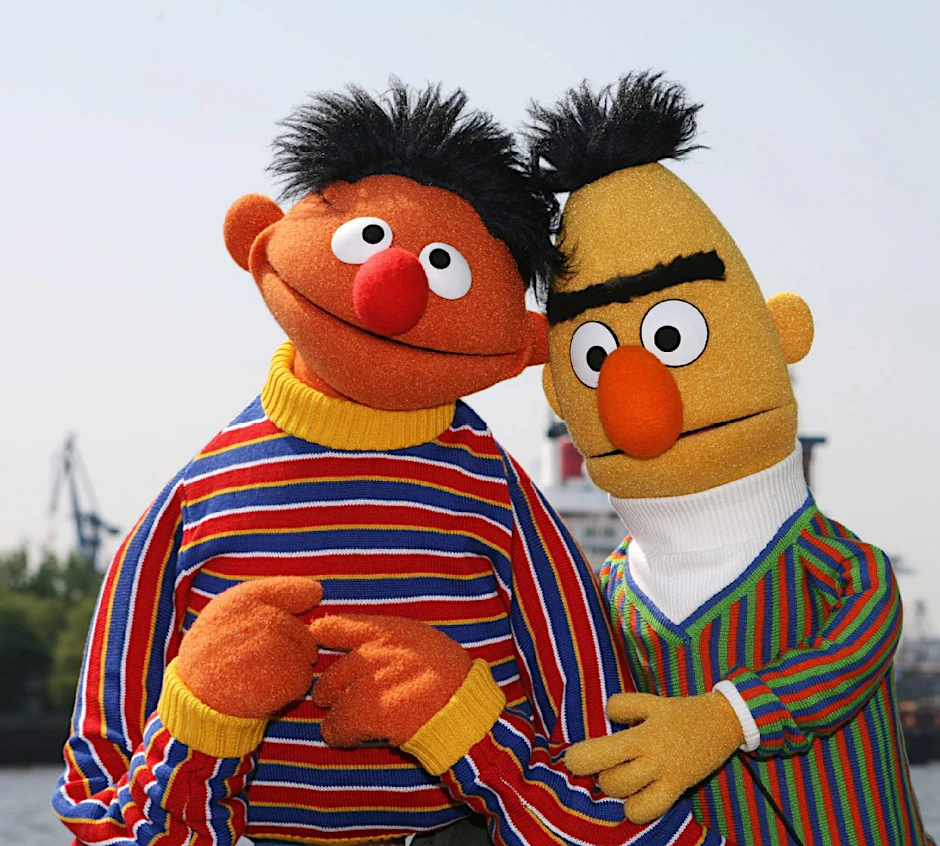 Seit 1969 leben Ernie und Bert in der Sesamstraße zusammen. Jetzt sollen die beiden Puppen auch heiraten.