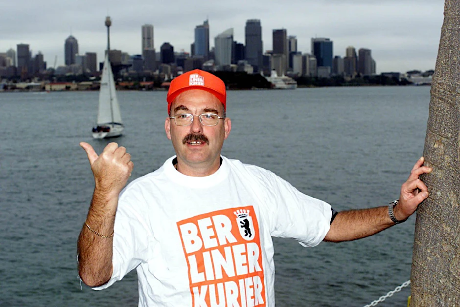 Ulli Rabsch vor der Skyline von Sydney.