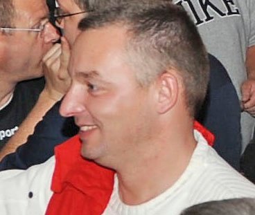 Frank Liske (JDCoke): „Es ist alles gesagt worden. Und obwohl bei mir persönlich ein fader Beigeschmack bleibt, hat Dirk Zingler weiter mein Vertrauen. Aber ab sofort sollte man in den Zeitungen endlich mal wieder etwas über Fußball schreiben. Wir sollten uns alle wieder auf den Sport konzentrieren.“