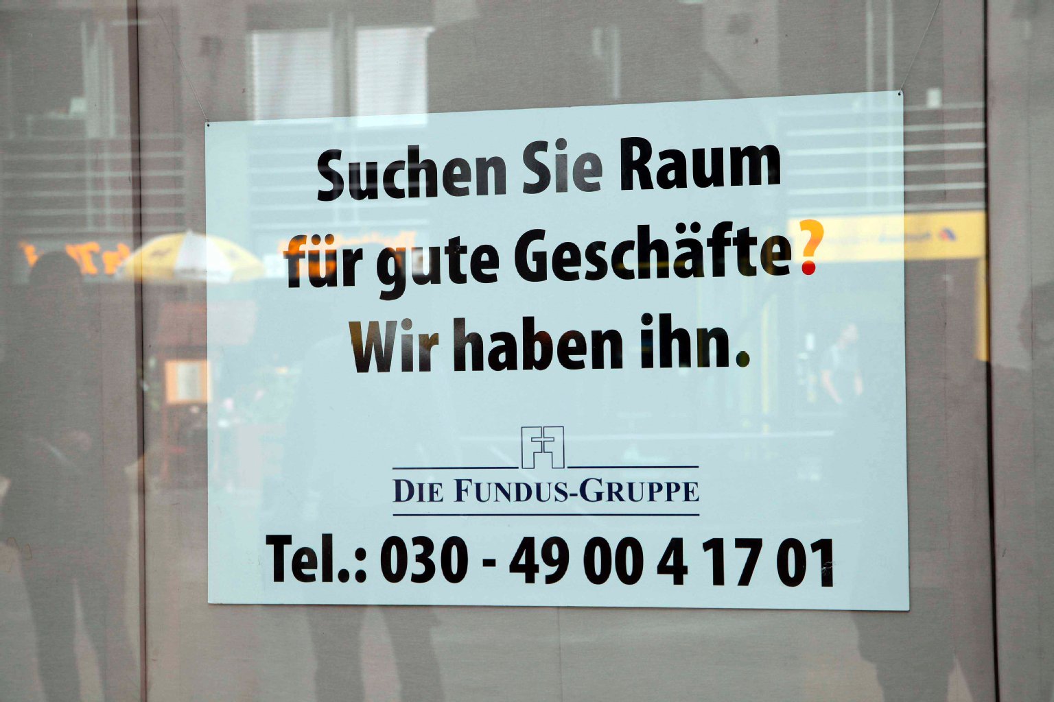 Geschlossene Geschäfte in der Passage