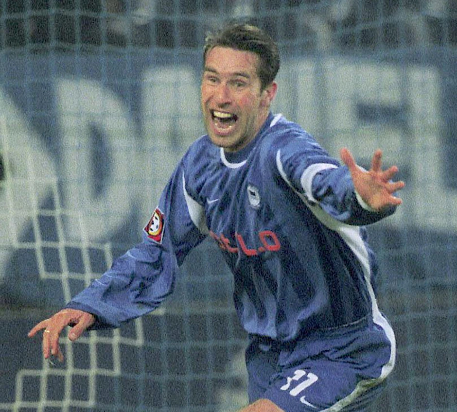 Michael Preetz jubelte im Januar 2001 über seinen Doppelpack beim HSV.