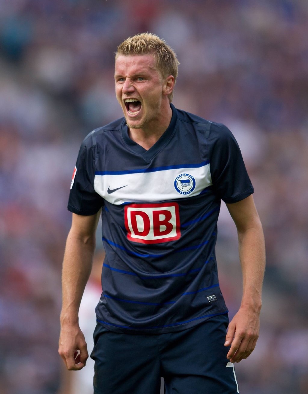 Die zwei Gesichter des Maik Franz: Er feuert seine Mitspieler an, kämpft vorbildlich. Doch der Verteidiger macht auch Fehler.