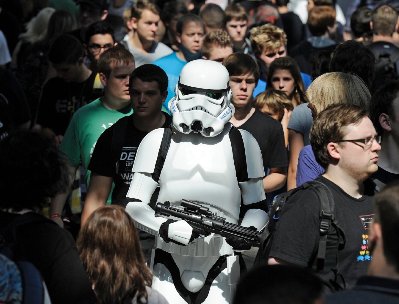 "Star Wars" auf der Spielemesse Gamescom: Wonach hält dieser Stormtrooper Ausschau?