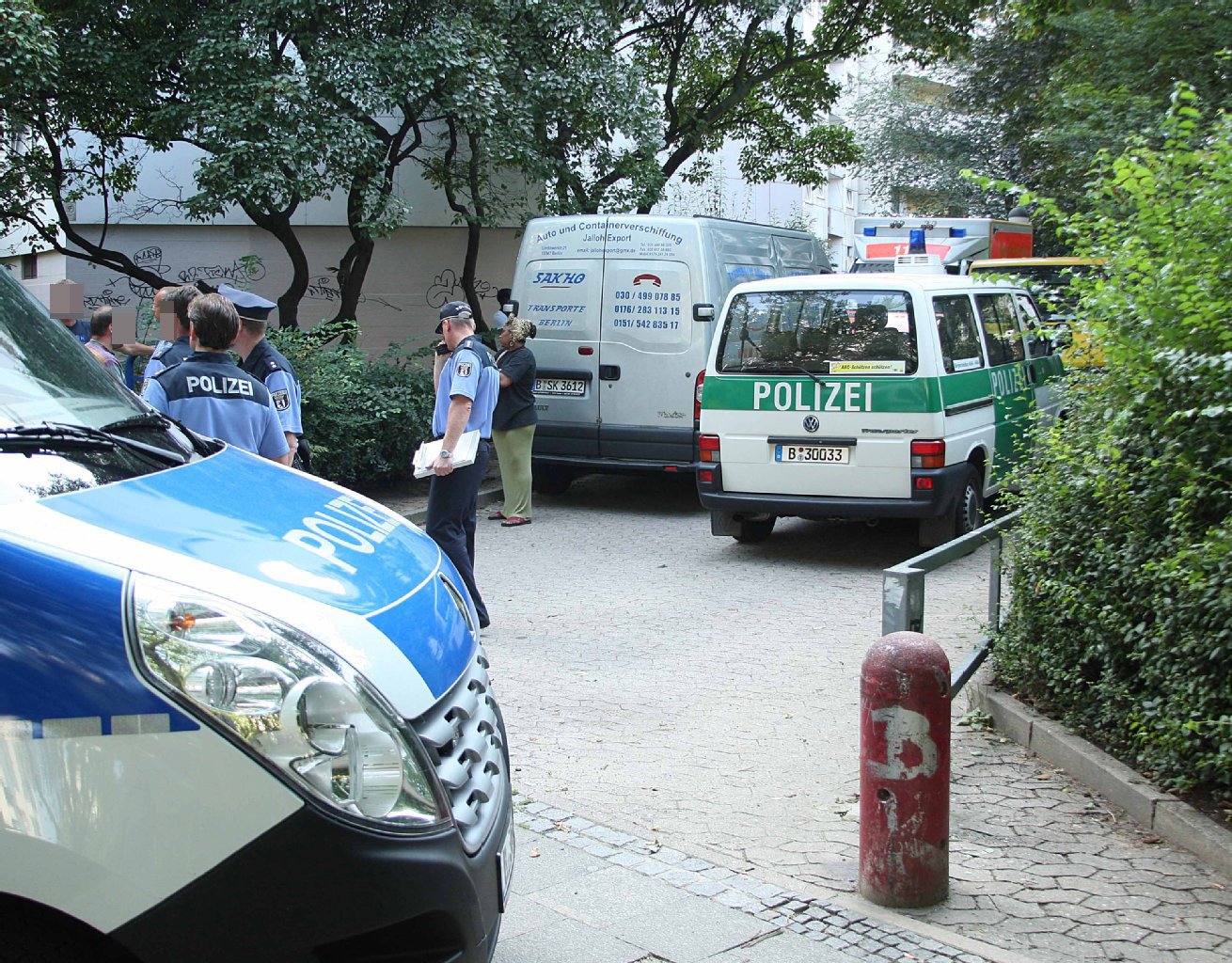 Nach dem Messerangriff rief die Polizei um Verstärkung.