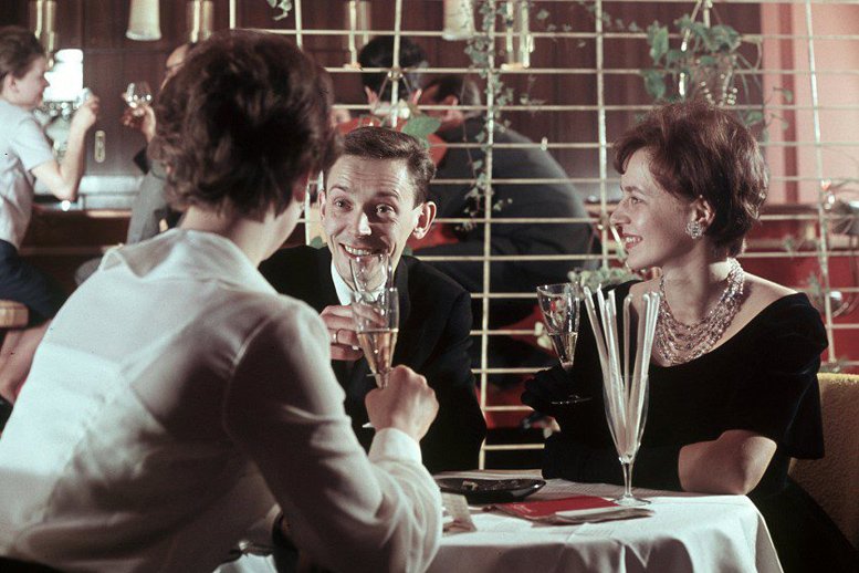 Prost! Zu DDR-Zeiten war das Operncafé im Opernpalais ein beliebter Treffpunkt.
