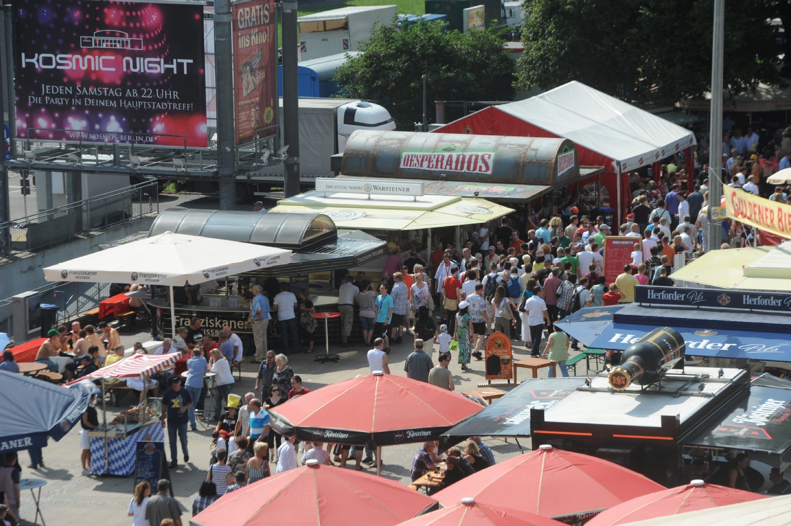 Mit einer Strecke von 2000 Metern ist es der längste Biergarten der Welt.