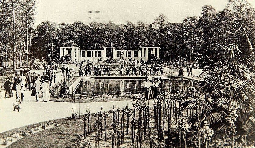 Dr. KlausHenning von Krosigk Berliner Blumen sagen ihrem Direktor tschüss