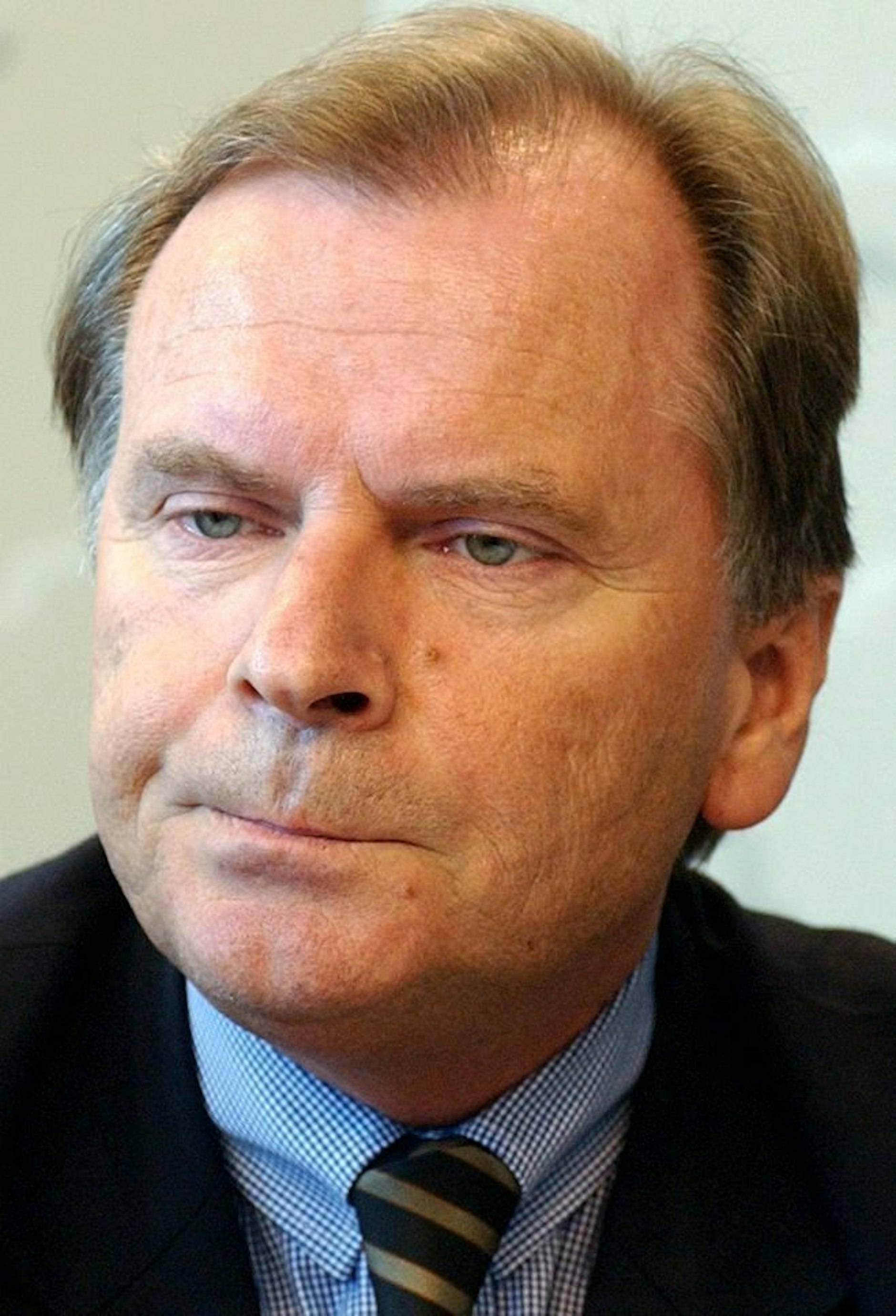 Kurt Schelter Und wieder landet ein Brandenburger Minister vor dem Kadi