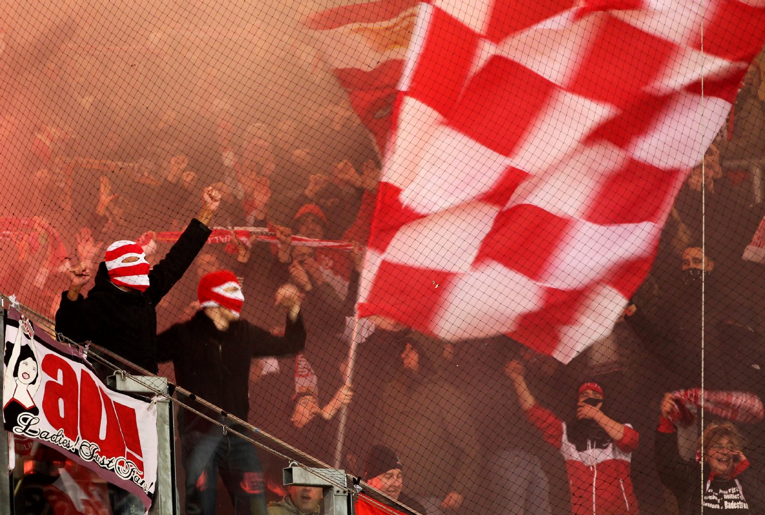 Image - Blut Spiele Gewalt Fußball Hooligan Berlin BFC fcUnion Hertha