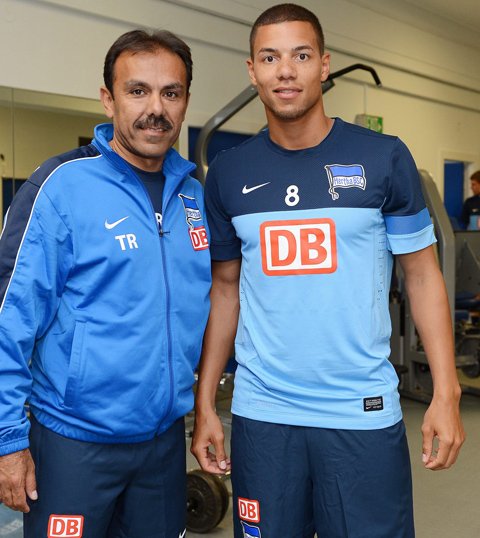 Image - Wiedersehen Jos Luhukay Hertha BSC Berlin holt Augsburg Marcel Ndjeng