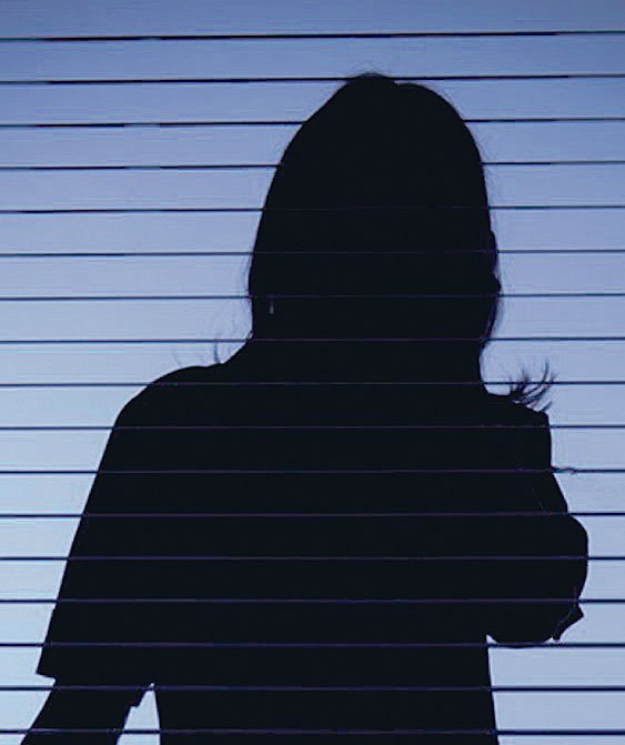 Die Mutter des Freundes: Cornelia H. soll die Organisatorin des Mordes gewesen sein. Polizisten nahmen sie vorige Woche in Pasewalk fest. Sie bekam Haftbefehl, schweigt zu den Vorwürfen. Den ersten Mordversuch auf Christin soll sie selbst verübt haben.