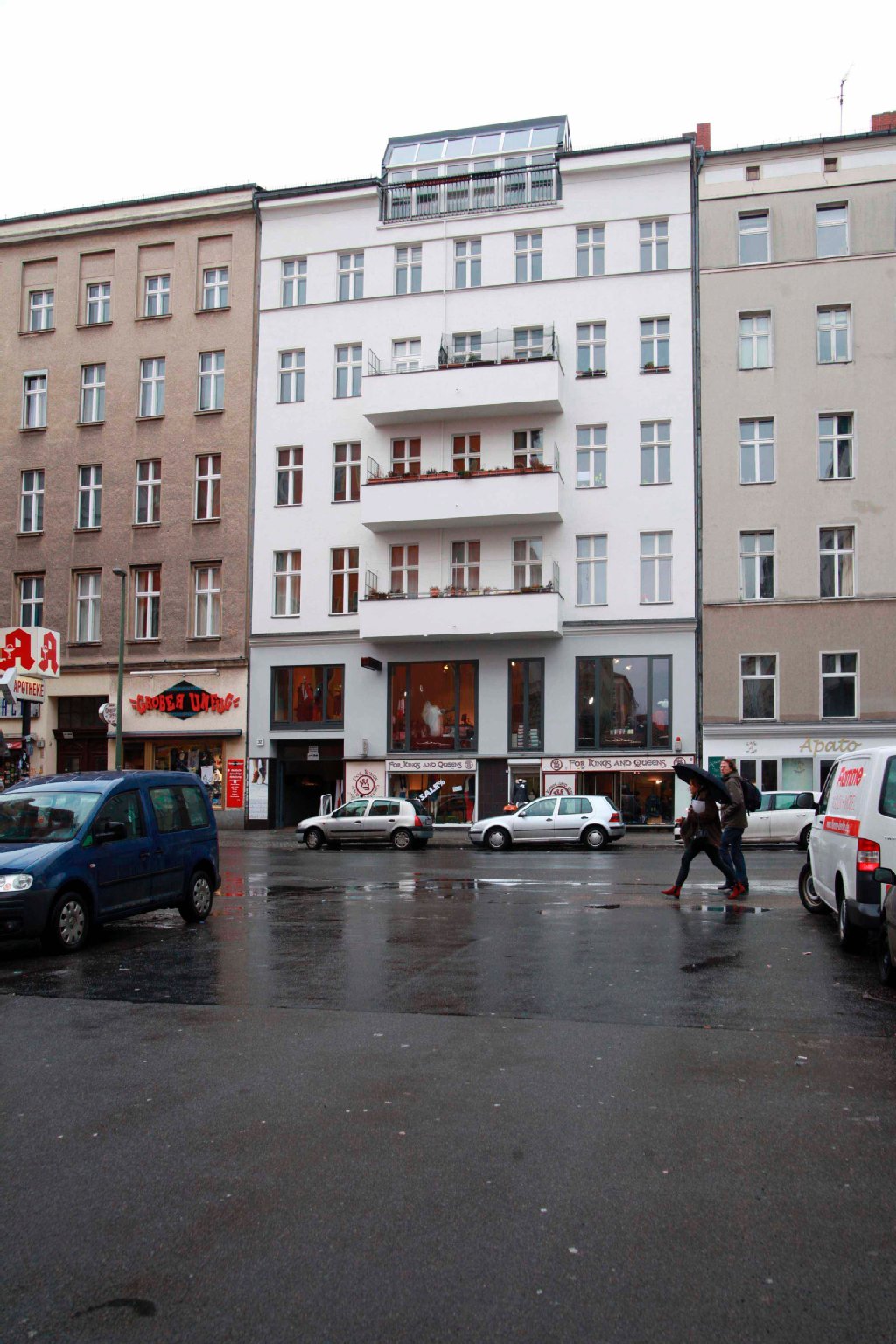 Die Fassade des Wohnhauses in der Zossener Straße hat der Vermieter bereits sanieren lassen.