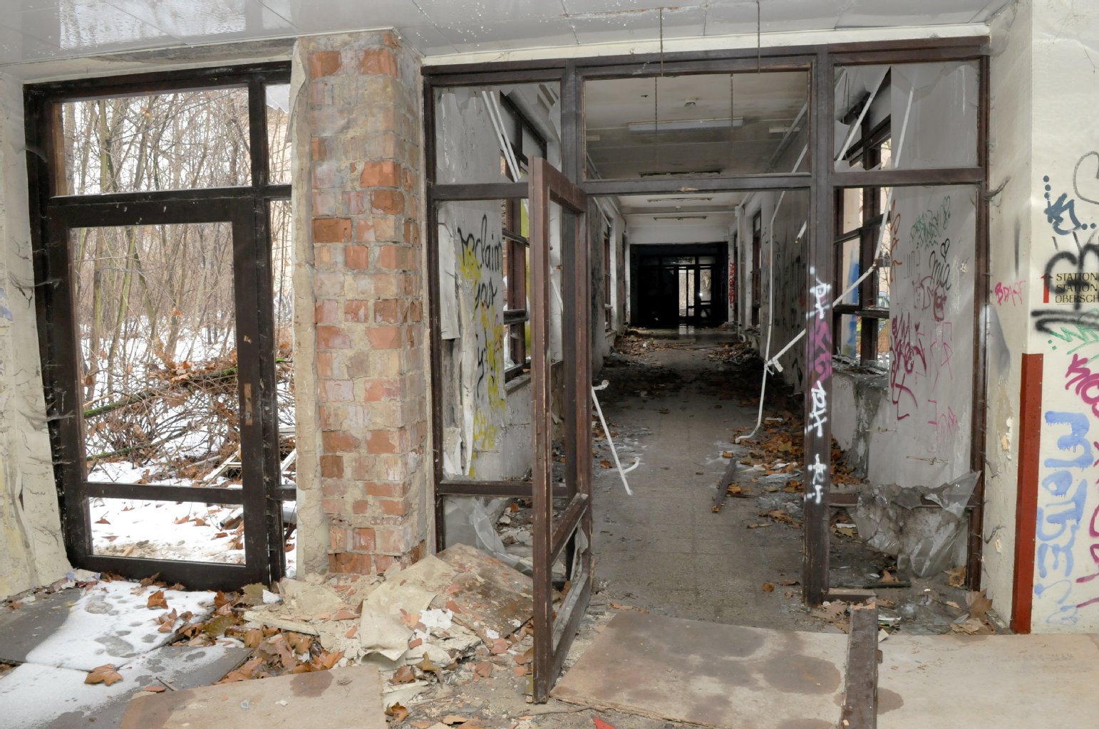 Der Durchgang vom alten, denkmalgeschützten Gebäude zum „neuen“ Anbau, in dem Intensivstationen waren.