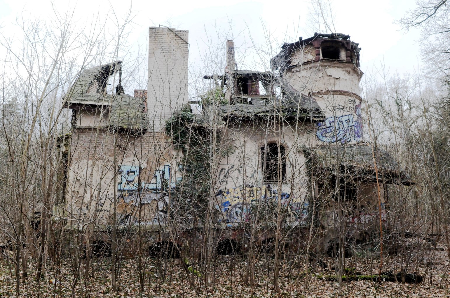 Ruine des ehemaligen Kinderheims Hoppegarten