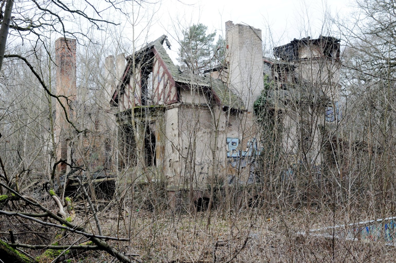Ruine des ehemaligen Kinderheims Hoppegarten