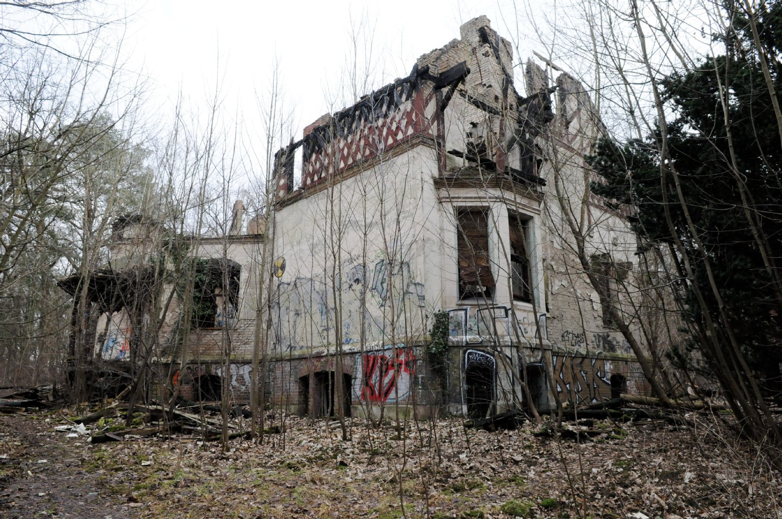 Ruine des ehemaligen Kinderheims Hoppegarten