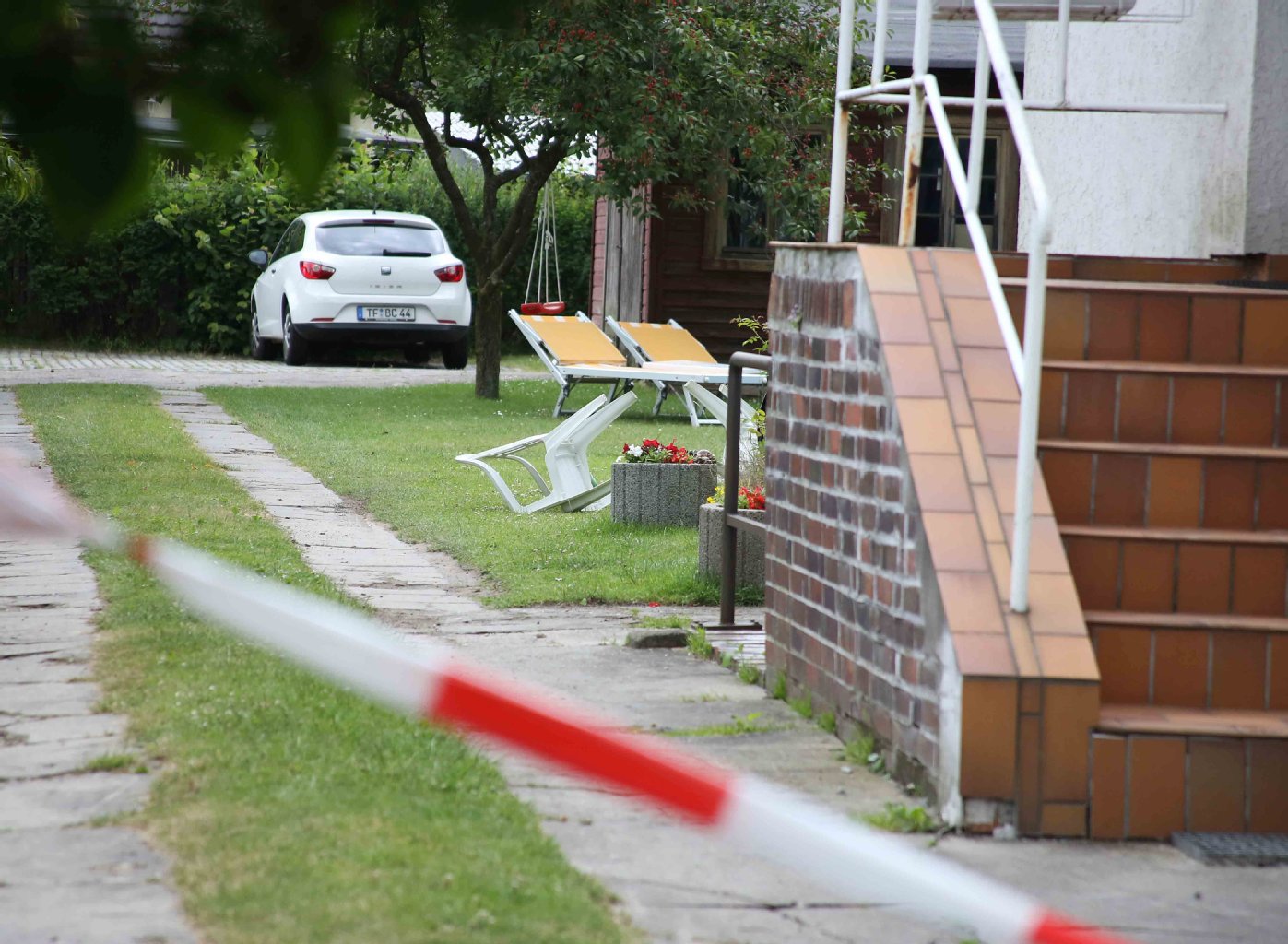 Juni 2013: Die Polizei hat den Tatort in Blankenfelde-Mahlow abgesperrt.
