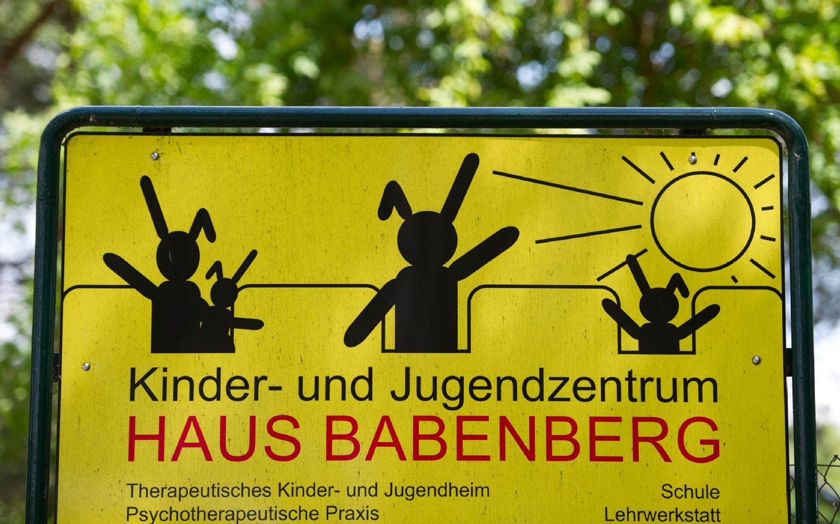 HaasenburgHeime Die dubiose Rolle des Anwalts Christian Bernzen