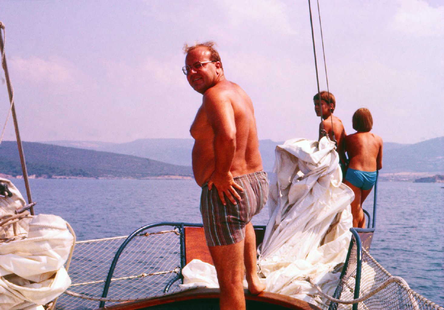 Image - KURIER-Serie: Teil 3: Genossin 007: Spionin unter Griechenlands Sonne