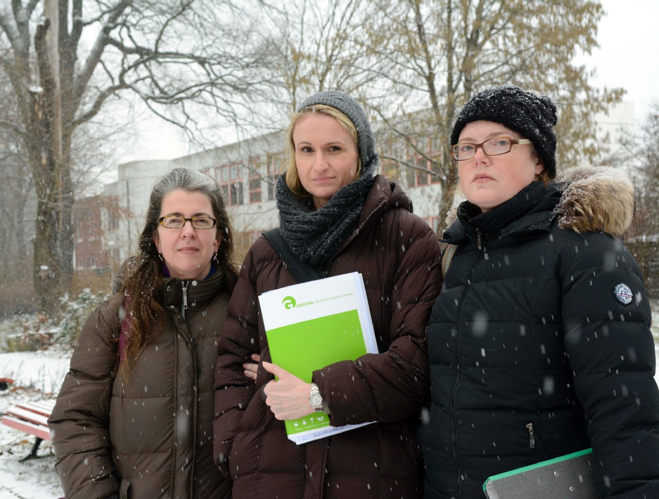 Katja Hippler vom Essenausschuss und die Elternvertreter Regine von Kleist und Leah Hecker (von links).
