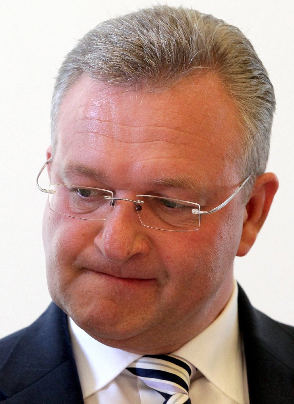 ...Innensenator Frank Henkel (CDU) in Bedrängnis.