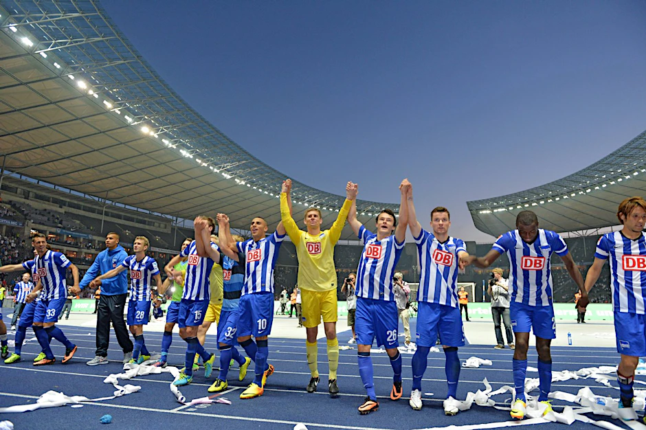 Hier jubeln Herthas Profis über einen Bundesliga-Sieg. Doch für den ganzen Verein war gestern ein Feiertag.
