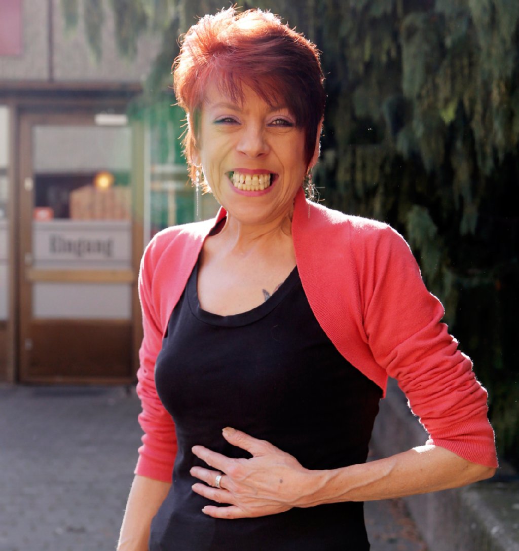 Gastronomin Gabriela Bialkowski (54): „Ich arbeite hier im Kiez, lebe derzeit in Hohenschönhausen. Noch. Denn ich will unbedingt in den Ernst-Thälmann-Park ziehen, auch wenn hier die Mieten schon ganz schön hoch sind. Aber hier sieht und atmet man DDR-Charme.“