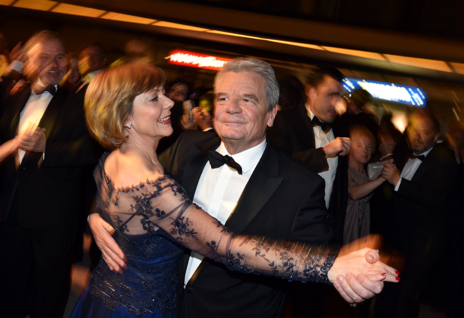 Image - Die Ball-Festspiele von Tempelhof : Bundespräsident Joachim Gauck eröffnet 63. Bundespresseball